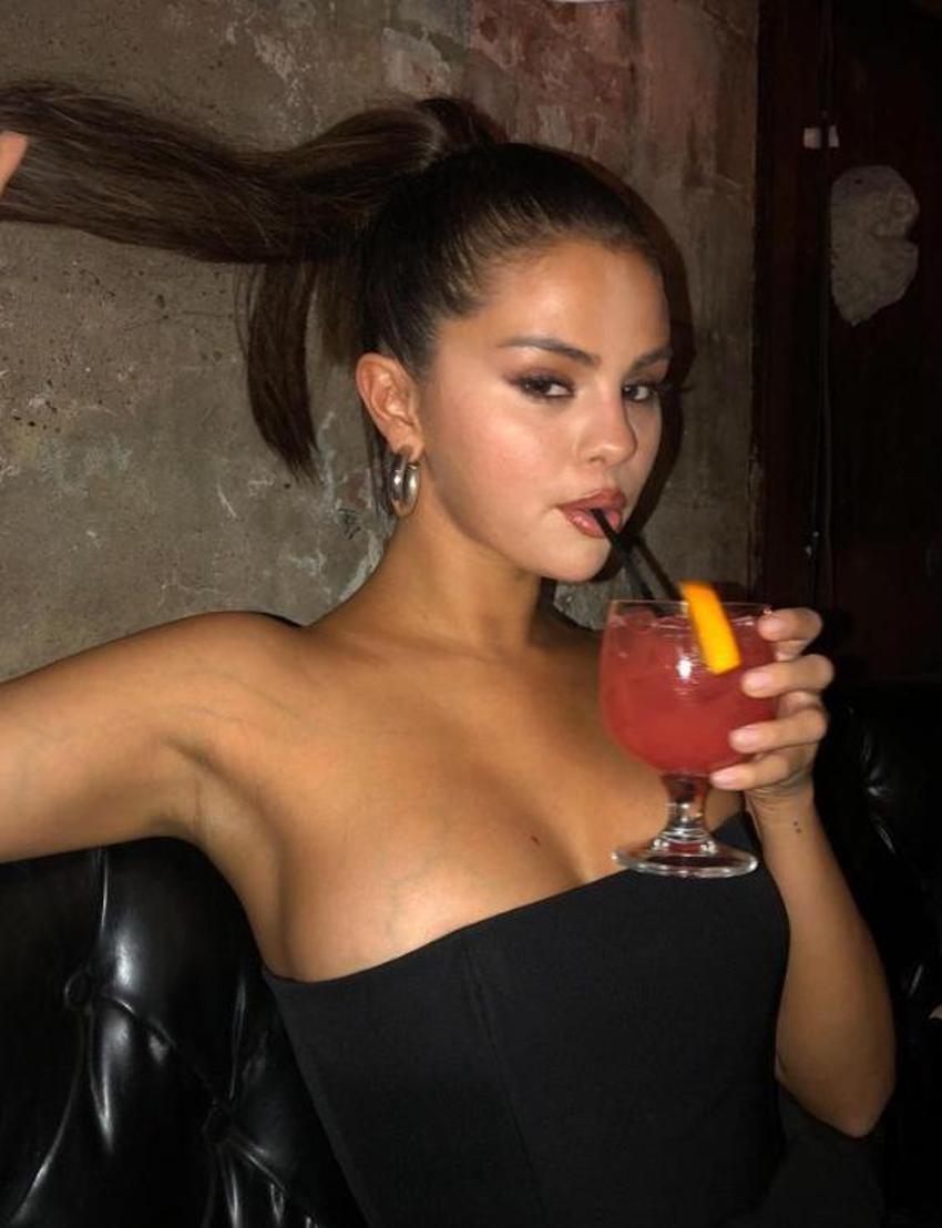 Selena Gomez'den flaş hamle! Zayn Malik’i sildi