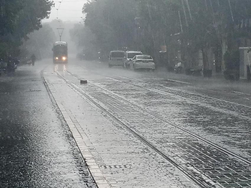 Meteoroloji'den son dakika şiddetli yağış ve sel uyarısı! İller belli oldu: İstanbul, Ankara, Antalya...