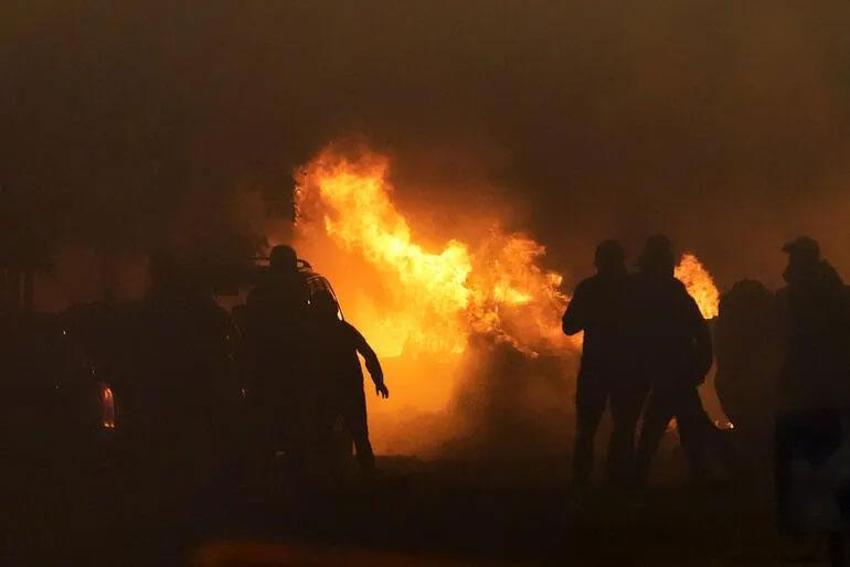 Fransa'da kriz büyüyor! Gece saatlerinde sokağa çıkma yasağı getirildi