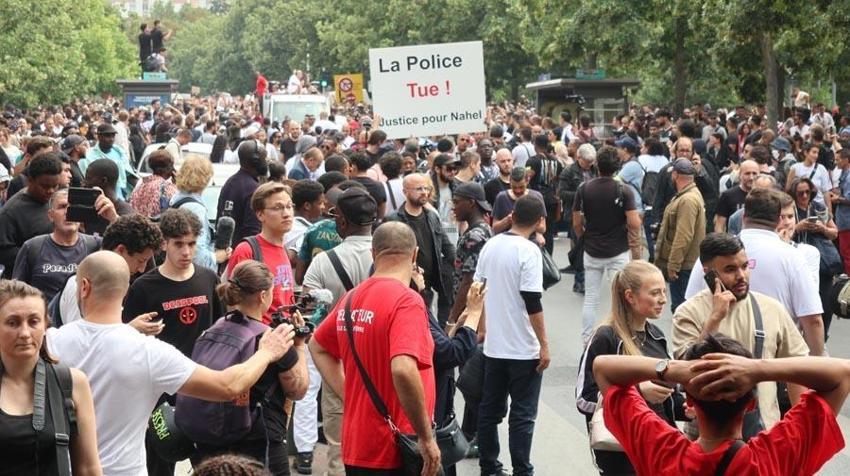 Fransa'da kriz büyüyor! Gece saatlerinde sokağa çıkma yasağı getirildi