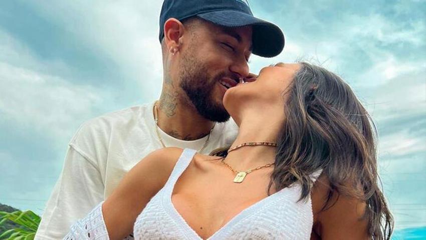 Brezilyalı yıldız Neymar'dan bir skandal daha! Ünlü model mesajı paylaştı