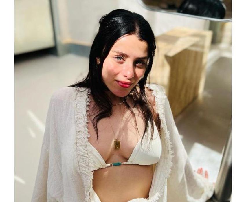 Miray Daner'in yeni aşkıyla teknede romantik anları! Oturduğu yerden kalkmadı
