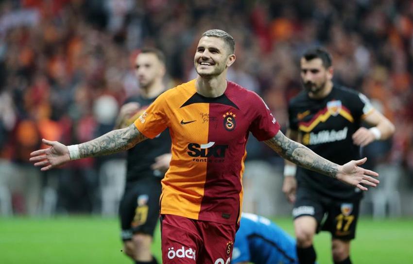 Okan Buruk'tan Juan Mata'ya teşekkür: Sol bek transferi senin sayende bitti