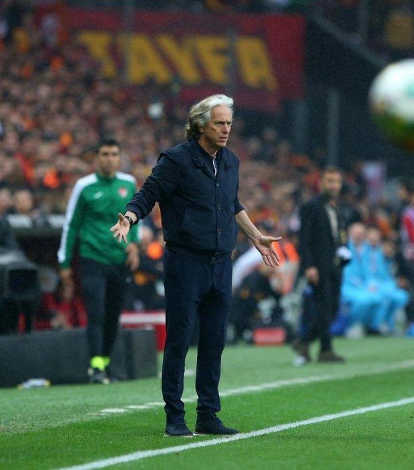 Jorge Jesus herkesi çıldırttı: Ali Koç dönmem için önüme kırmızı halı serer!
