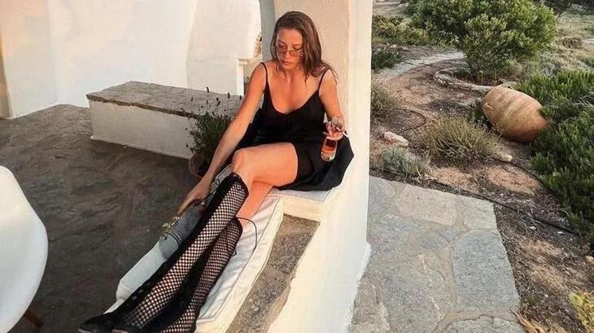 Serenay Sarıkaya gizemli arkadaşıyla Bodrum'da! Güneşi beraber batırdılar