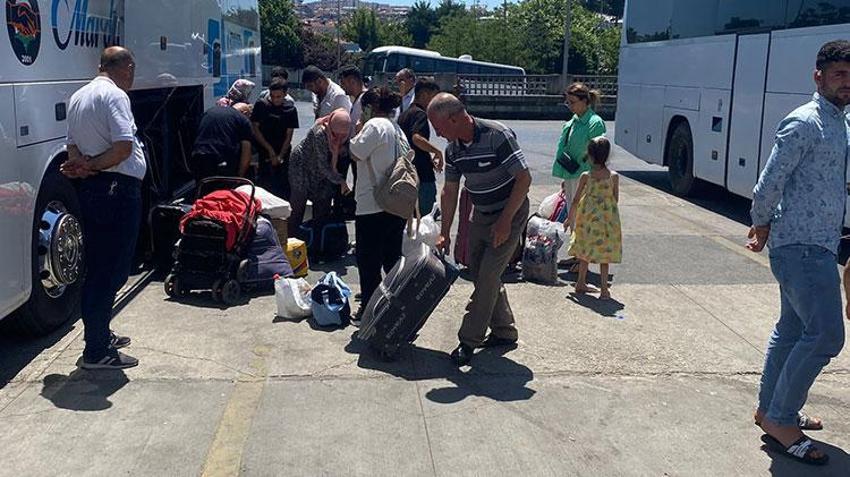 Tatilcilerin dönüş çilesi başladı! İstanbul sınırında 4 kilometrelik kuyruk oluştu