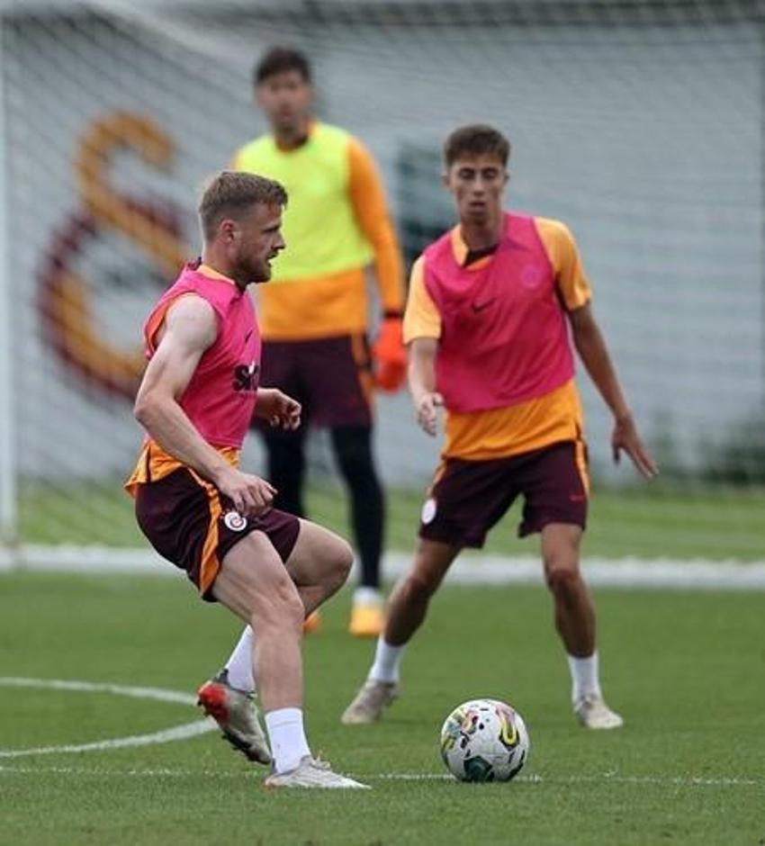 Galatasaray'da son dakika transfer bombaları! Yeni isimler taraftarı heyecanlandırdı
