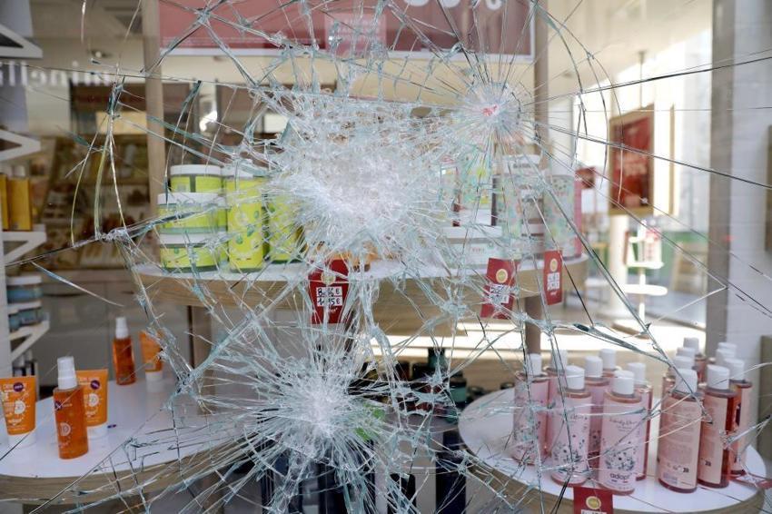 Fransa’da yangın sönmüyor, OHAL ilanı için baskılar artıyor! Nahel’in arkadaşları dehşeti anlattı