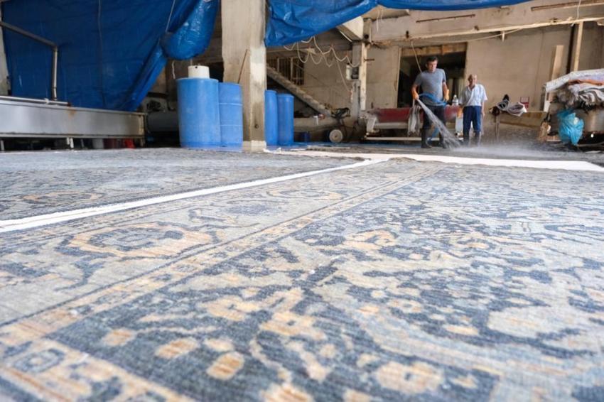 Şaşkına çeviren halı eskitme yöntemi! ‘Kaza yapanlar da oldu’