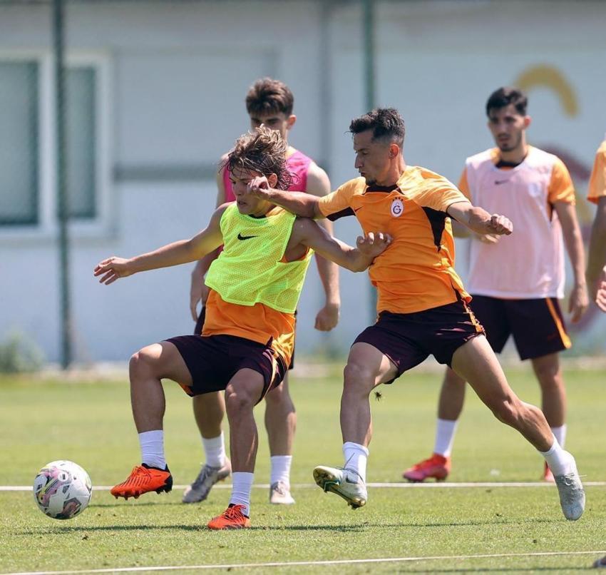 Galatasaray son dakika transferlerini patlatıyor! Icardi değil başka yıldız geliyor