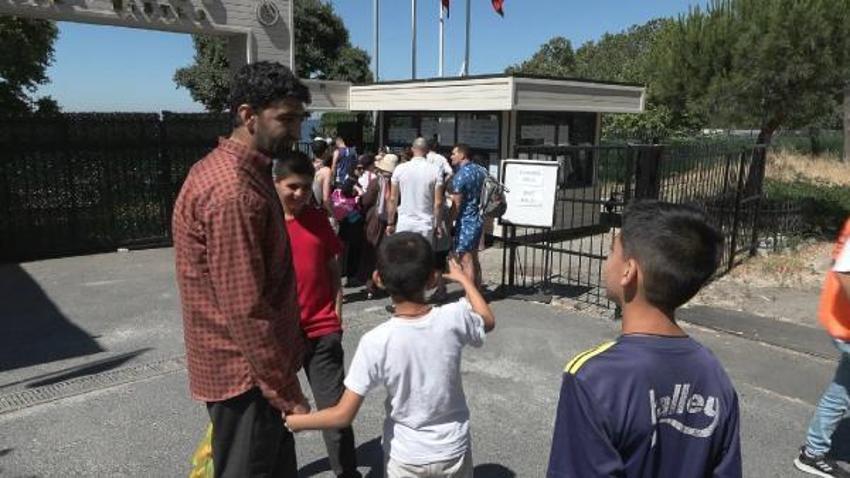 Kirlilik tehlikesi bulunan plaja akın var! Giriş fiyatları tepki çekti