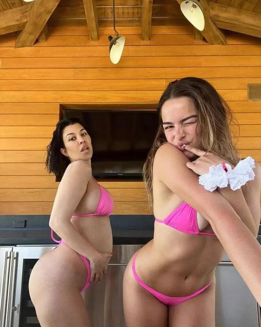 Kourtney Kardashian mini bikinili pozlarını paylaştı