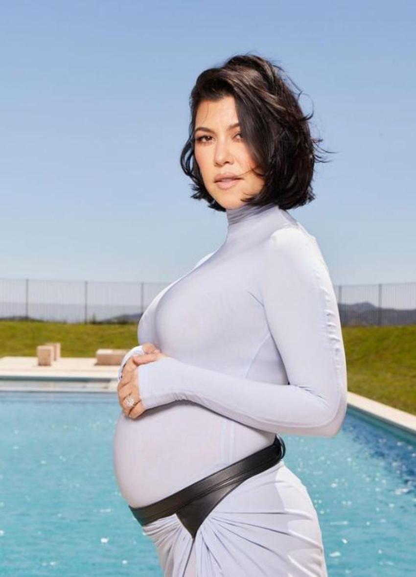 Kourtney Kardashian'dan üzen haber! Karnındaki bebeğini ameliyat ettiler