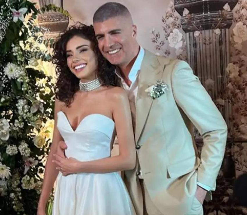 Özcan Deniz ve eşi Samar Dadgar ayrı düştü! Ünlü sanatçı korumalar eşliğinde arabasına gitti