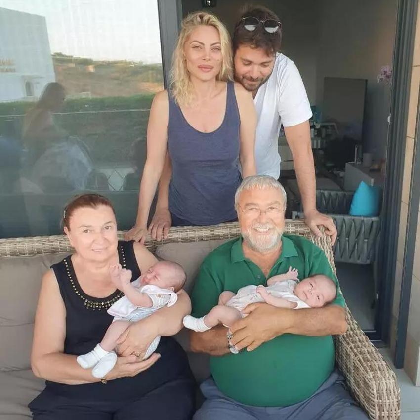 Seray Sever ikiz kızlarıyla denizde! Fit haliyle dikkat çekti