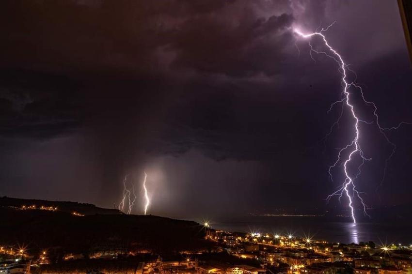 İstanbul için son dakika sel ve su baskını uyarısı! Alarm verildi, Meteoroloji ve AKOM'dan açıklamalar art arda geldi, kuvvetli geliyor