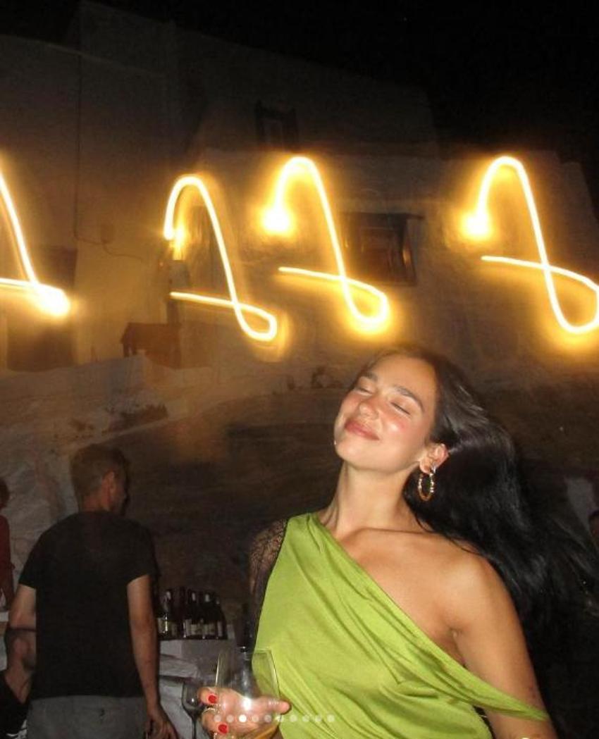 Dua Lipa 14 yaş büyük aşkıyla tatilde! 'Sevgilin çok şanslı bir adam'