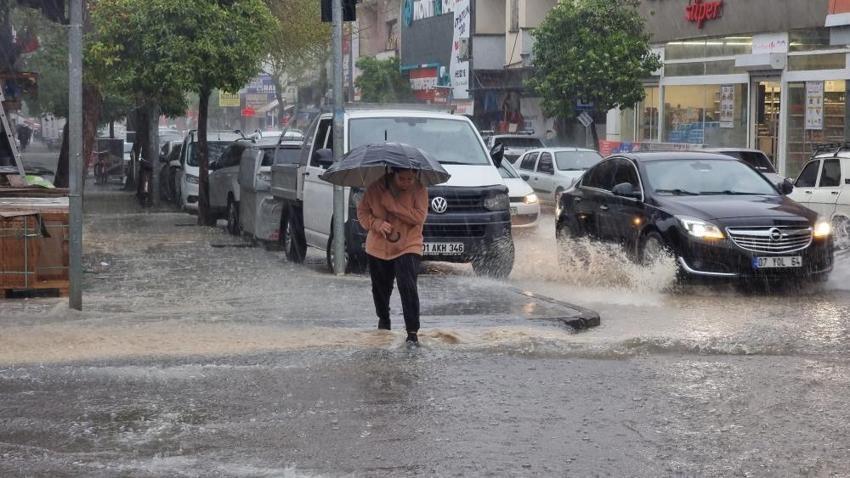 Son dakika hava durumu sürprizi! 49 il için uyarı verildi: Sel ve su taşkınına dikkat