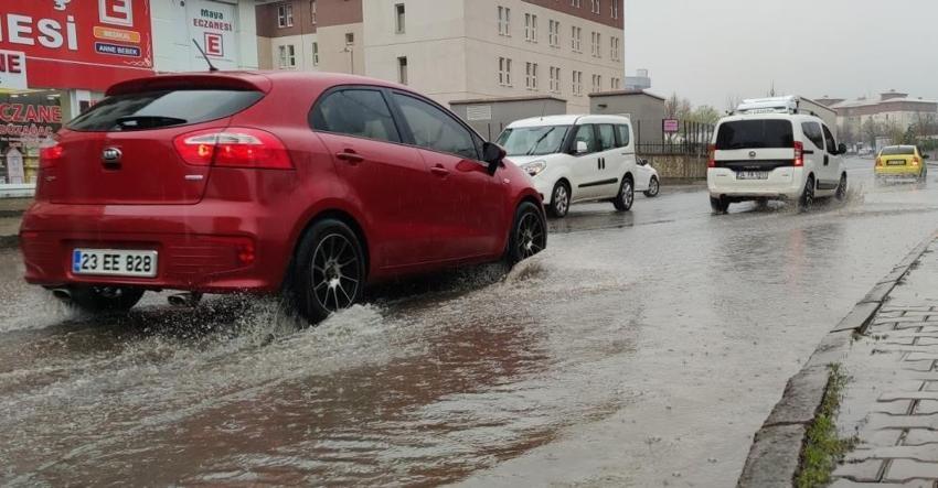 Son dakika hava durumu sürprizi! 49 il için uyarı verildi: Sel ve su taşkınına dikkat
