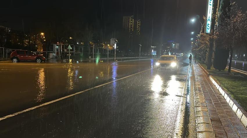 Son dakika hava durumu sürprizi! 49 il için uyarı verildi: Sel ve su taşkınına dikkat