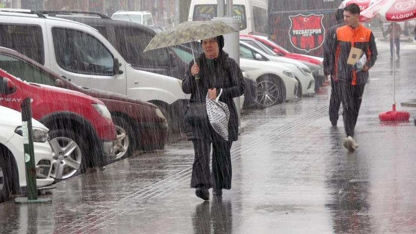 Son dakika hava durumu sürprizi! 49 il için uyarı verildi: Sel ve su taşkınına dikkat