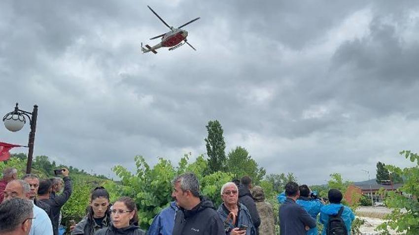 Karadeniz'i sel vurdu, son dakika uyarılar art arda geldi! Bakanlar sel bölgesindeki son durumu açıkladı