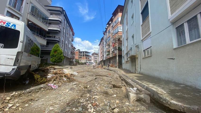 Karadeniz'i sel vurdu, son dakika uyarılar art arda geldi! Bakanlar sel bölgesindeki son durumu açıkladı