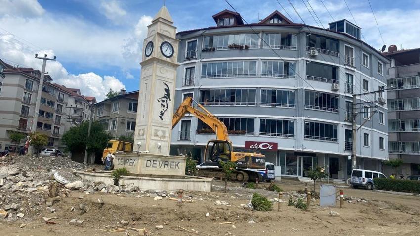 Karadeniz'i sel vurdu, son dakika uyarılar art arda geldi! Bakanlar sel bölgesindeki son durumu açıkladı