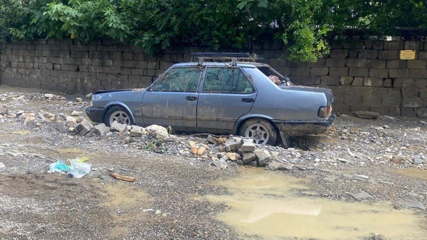 Karadeniz'i sel vurdu, son dakika uyarılar art arda geldi! Bakanlar sel bölgesindeki son durumu açıkladı