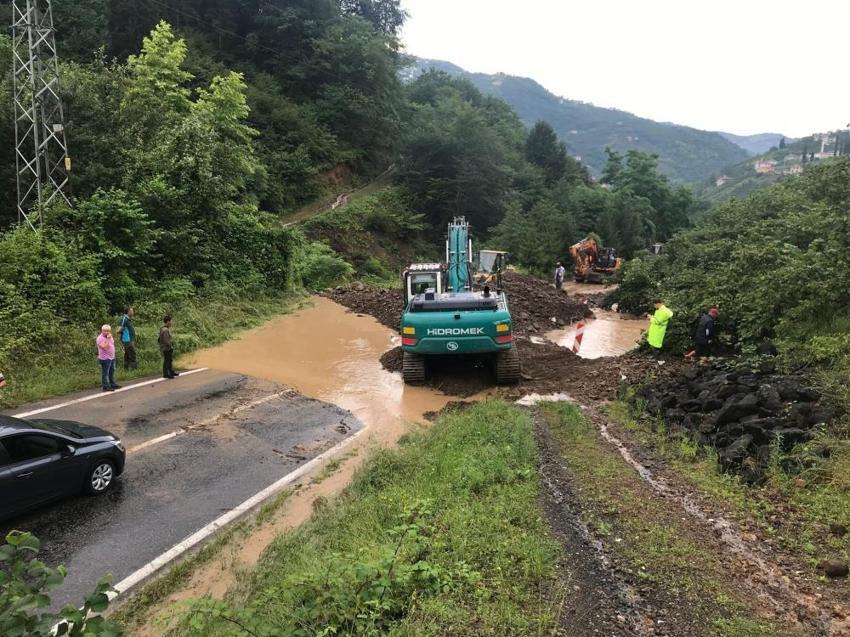 Karadeniz'i sel vurdu, son dakika uyarılar art arda geldi! Bakanlar sel bölgesindeki son durumu açıkladı