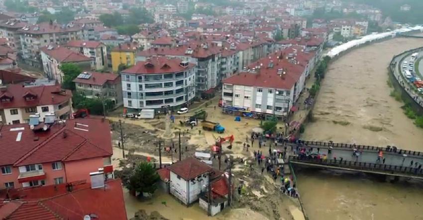 Karadeniz'i sel vurdu, son dakika uyarılar art arda geldi! Bakanlar sel bölgesindeki son durumu açıkladı