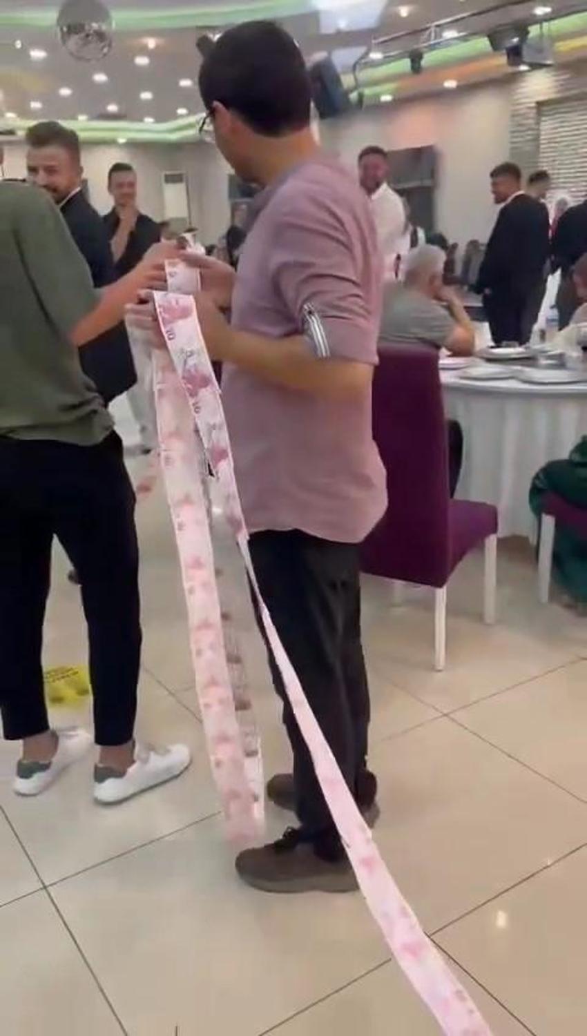 Aşiret düğününde dudak uçuklatan takı! 15 kişi tam 4 saatte sayabildi