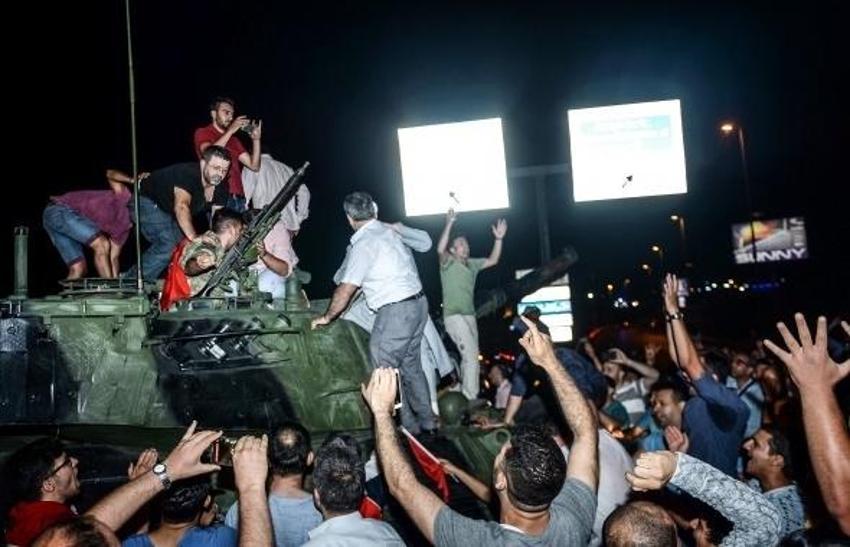 15 Temmuz darbe girişimi ne zaman oldu? 15 Temmuz darbe girişimi nasıl ve nerede oldu? 15 günü neler yaşandı?