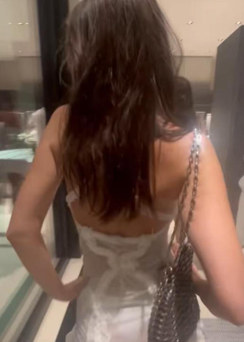 Emrata kalça dansı yaptığı anları paylaştı! Sosyal medya sallandı