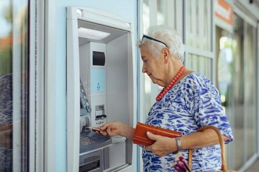 Emekliye seyyanen zam! Uzman isim açıkladı: 13 maaş formülü