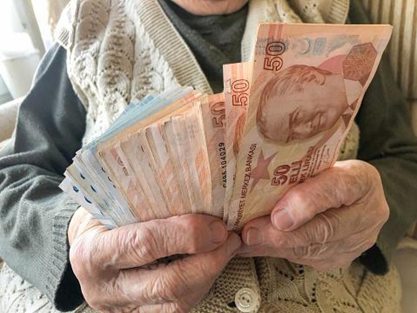 Emekliye seyyanen zam! Uzman isim açıkladı: 13 maaş formülü