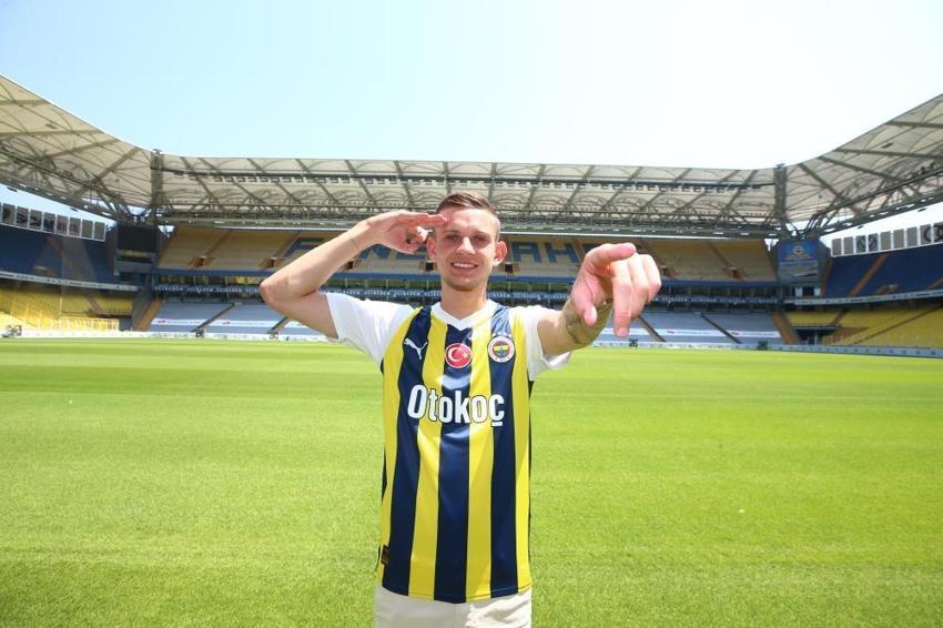 Galatasaray'la anlaştı derken Fenerbahçe devreye girdi! Yıldız futbolcu devleri karşı karşıya getirdi