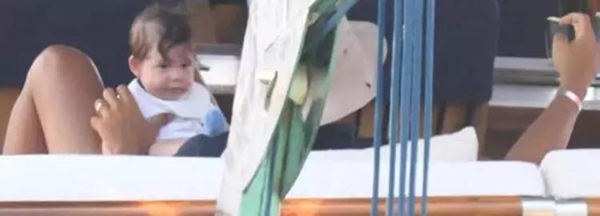 Fahriye Evcen eski formuna döndü! Bikinili görüntülendi