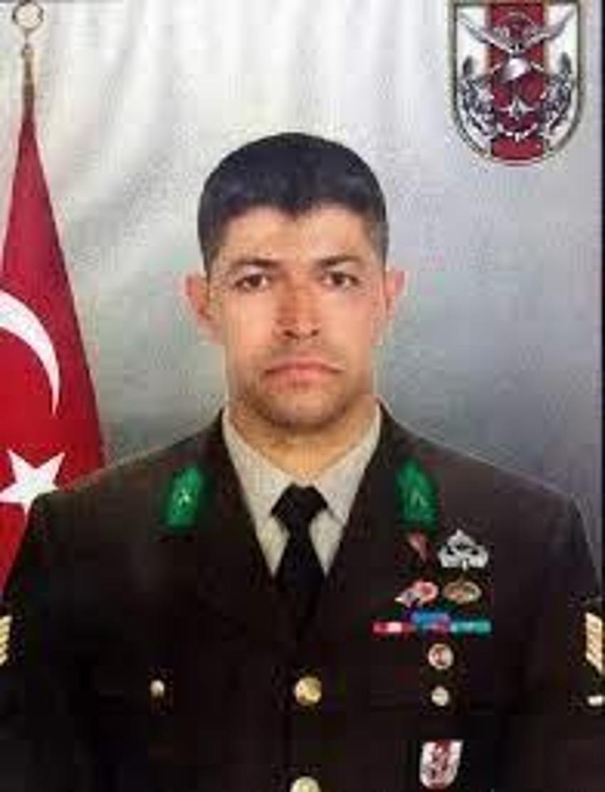 Ömer Halisdemir kimdir? 15 Temmuz şehidi Ömer Halisdemir nasıl öldü, nerede, kaç kurşun yedi? Şehit Astsubay Kıdemli Başçavuş Ömer Halisdemir'in15 Temmuz hikayesi!