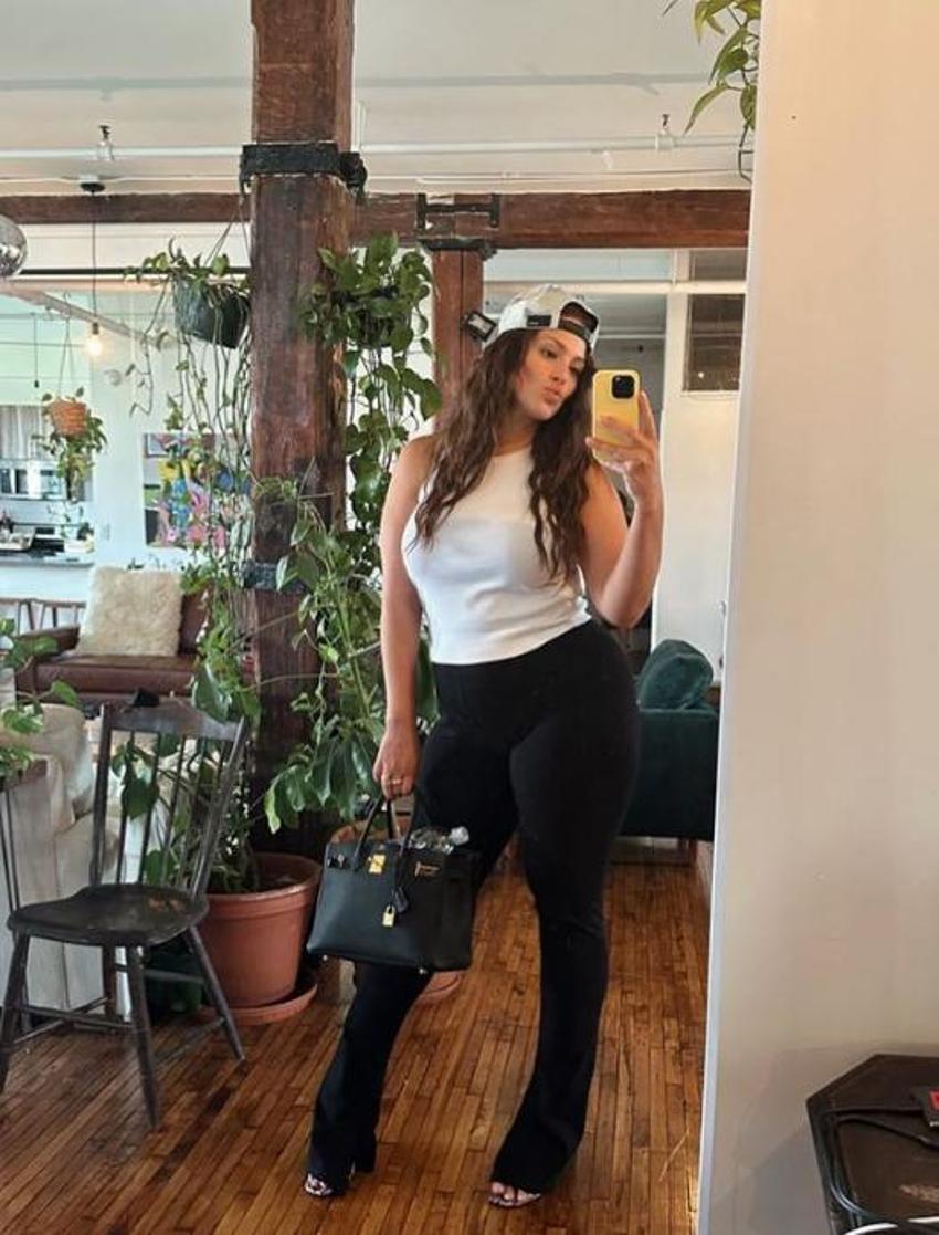 Ashley Graham mayokinili pozuyla nefes kesti!