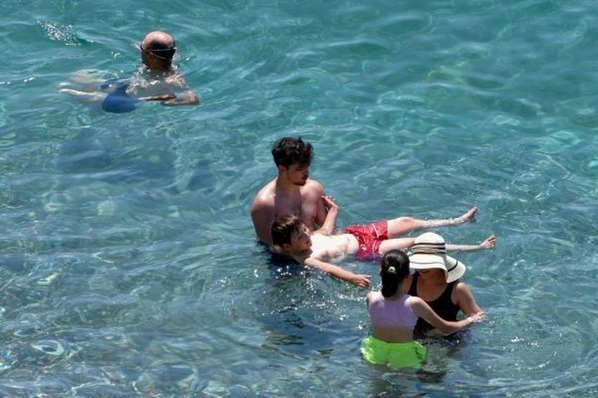 Ege ve Akdeniz’de termometreler 45 dereceyi gösterdi! Uzman sıcak çarpmasına karşı uyardı