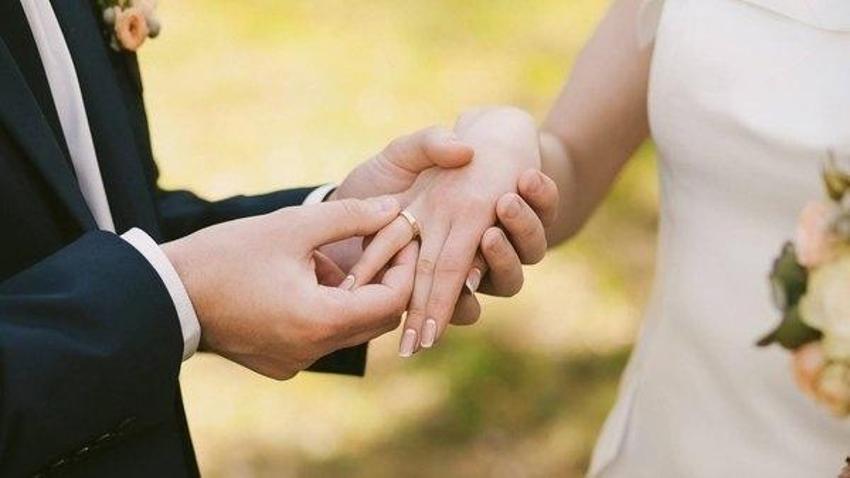 Görücü usulü mü, mantık evliliği mi? Uzmanlar açıkladı: Hangi evlilik modeli uzun sürüyor?