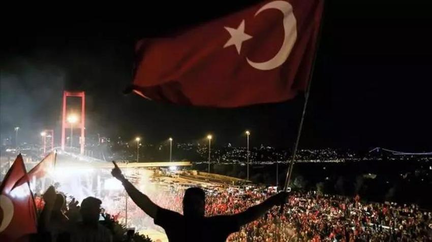 15 Temmuz gecesi ölümü göze aldılar: Ayağındaki alçıayı çıkarıp tankların üstüne yürüdü
