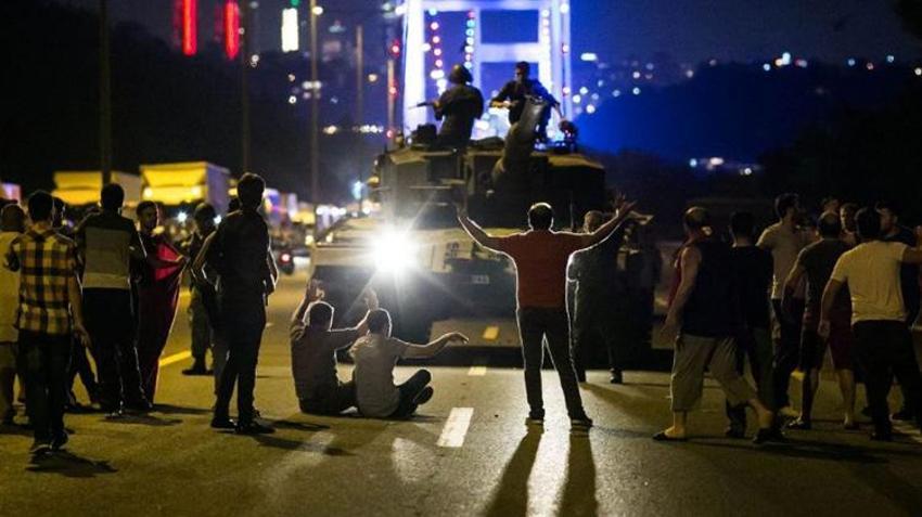 15 Temmuz gecesi ölümü göze aldılar: Ayağındaki alçıayı çıkarıp tankların üstüne yürüdü