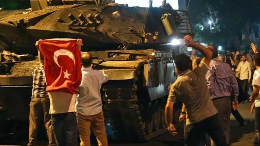 15 Temmuz gecesi ölümü göze aldılar: Ayağındaki alçıayı çıkarıp tankların üstüne yürüdü