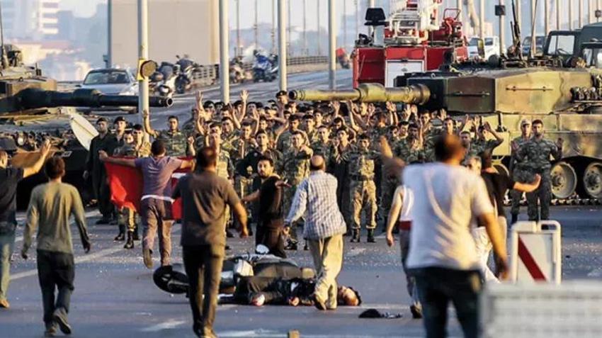 15 Temmuz gecesi ölümü göze aldılar: Ayağındaki alçıayı çıkarıp tankların üstüne yürüdü