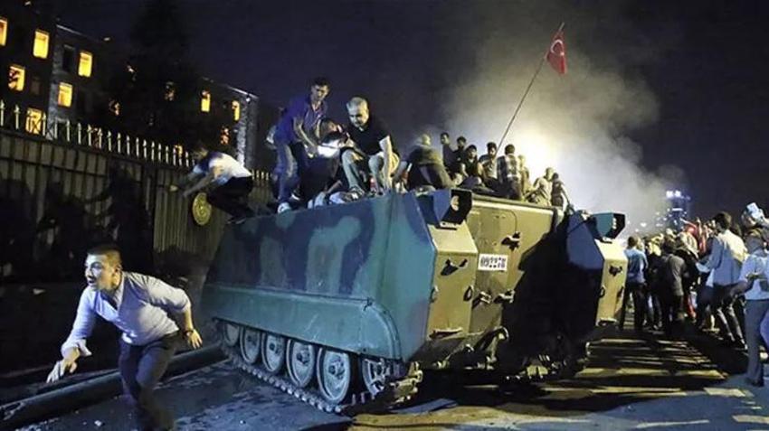 15 Temmuz gecesi ölümü göze aldılar: Ayağındaki alçıayı çıkarıp tankların üstüne yürüdü