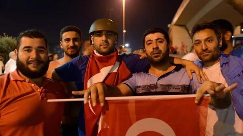 15 Temmuz gecesi ölümü göze aldılar: Ayağındaki alçıayı çıkarıp tankların üstüne yürüdü