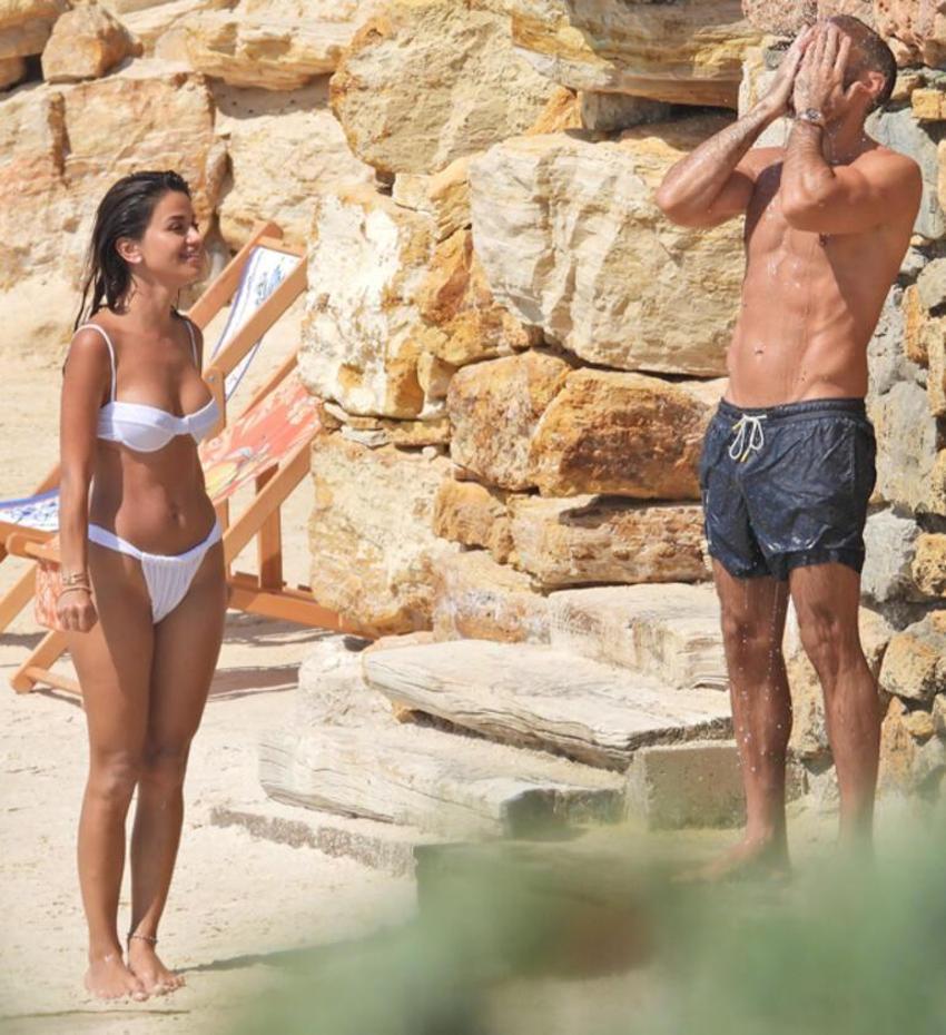 Merve Oflaz’dan ayrılıp Selin Yağcıoğlu ile yeni bir aşka yelken açtı! Allan Hakko aşk tatilinde