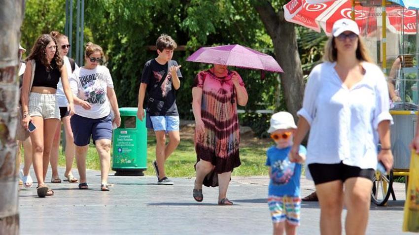 Termometreler 45 dereceyi gösterdi, vatandaşlar El Nino'dan kaçtı